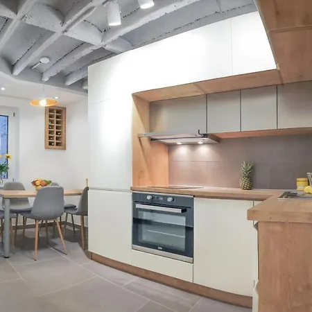 Apartman Delights